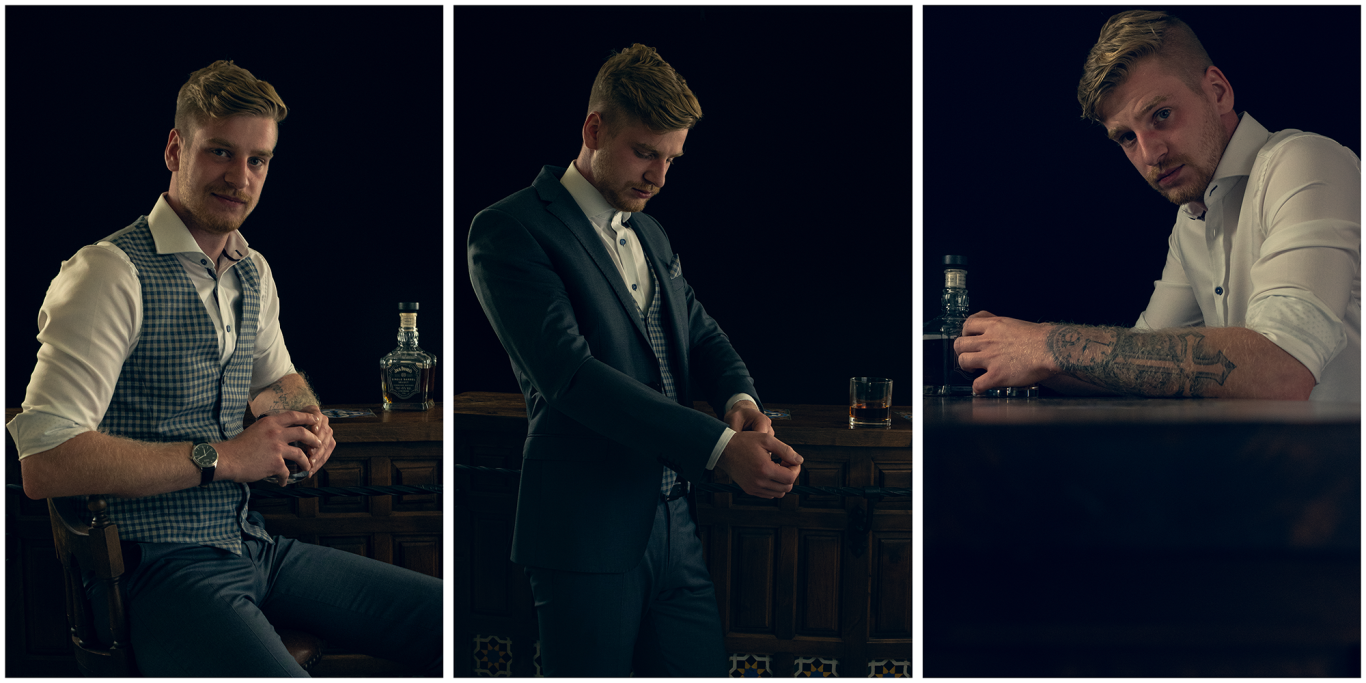 Drei Porträts eines Mannes in eleganter Kleidung, mit Glas in der Hand und verschiedenen Posen.